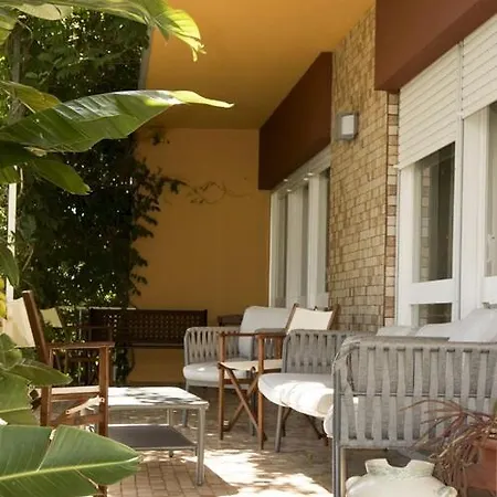 Consuls Residence Holiday home *